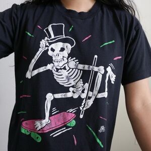 Vintage Top hat skeleton skateboarder shirt